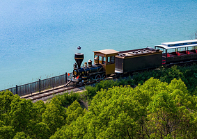 【周末不加价】窑湖小镇双人票+宜兴篱笆园深氧墅酒店1晚+双早