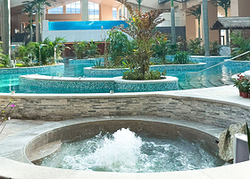 【酒店套餐】延吉恐龙温泉酒店（朝鲜族民俗园恐龙王国店）1晚+双人单次温泉/恐龙王国