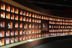 国家博物馆基本陈列一日游+古代中国3小时讲解服务，配无线蓝牙耳机*限时优惠vip小包团赠京城游留影记录塑封相片