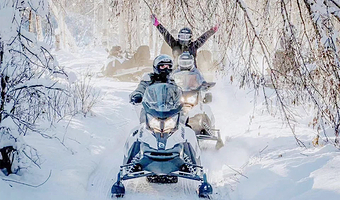 中国雪乡+大秃顶子山一日游【2-6人团◆夜巴士含午餐◆雪地摩托◆花棉袄体验】