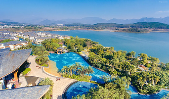 【酒店套餐】清远英德宝墩湖湖山温泉度假村2天1晚+双人早餐+双人温泉+双人网红泳道+康体娱乐+可选双人自助晚餐