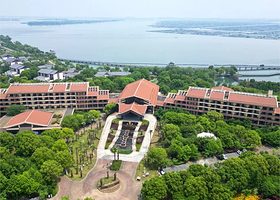 【亲子友好】苏州阳澄湖澜廷酒店1晚+双人早餐+可选阳澄半岛乐园门票+室内恒温泳池，海洋之星乐园等