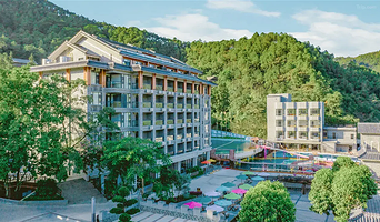 【春节可订】清远笔架山居度假酒店2天1晚+双人早餐+森林KTV欢唱+双人无限次玥泉汤谷+可选双人笔架山大瀑布