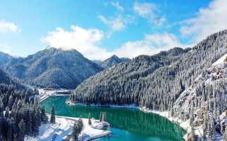 乌鲁木齐天山大峡谷(含门票区间+6人小车团上门接送/品质大巴+照壁山+天鹅湖+空中草原)一日游