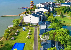 【梁子岛】洪宾假日酒店1晚+2人船票+2人早餐