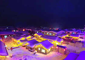 哈尔滨大秃顶子山+中国雪乡二日游【马拉爬犁穿越白桦林+雪地摩托登大秃顶子山】