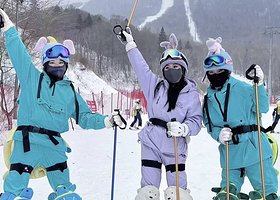 哈尔滨亚布力滑雪场一日游【冰上自行车·冰上陀螺·滑冰车·冰壶·一价全含·哈尔滨出发市区上门接送】