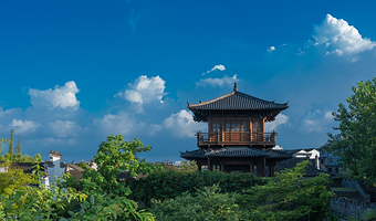 【濮院官方客栈】时尚古镇客栈一晚+2张濮院时尚古镇无限次入园+景区游船体验+40文交子+灯笼制作+双份早餐