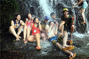 三亚呀诺达热带雨林+海南槟榔谷黎苗文化旅游区一日游【三亚双景区游玩+往返接送】