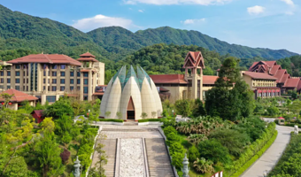 【春节可订】韶关经律论国际酒店2天1晚+双人早餐+无限次公共温泉+天禅谷观光+双人天翡翠博物馆门票