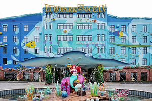 【两园套餐】福州欧乐堡海洋主题酒店1晚（含早）+2大2小双园（海洋+童话）（入住期间可二次入园）