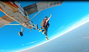 万宁跳伞一日游【万宁兴隆小泰国跳伞/固定翼跳伞/3000米/4000米跳伞/专业教练/海景跳伞】