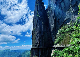 【酒店套餐】五一提前订★宜春明月山景区双人门票+可选维景/天沐/假日酒店1晚（含双早）+可选含温泉