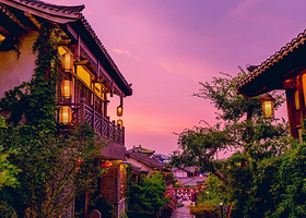 【周末不加价】常州东方盐湖城虫二客栈1晚+入住期间2日无限次入园门票2张+NPC沉浸式互动演绎+观光车