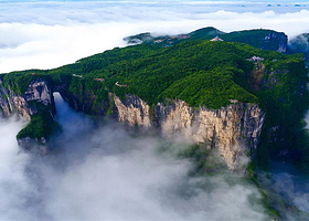 【2-16人VIP精致小团】天门山国家森林公园+双程索道+天门洞+玻璃栈道+导游讲解+上门接一日游