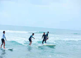 海南万宁日月湾沙滩冲浪俱乐部【0基础可学/沙滩冲浪/专业教练教学】