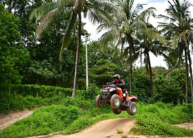 三亚户外越野公园【专业教练带队越野车驾驶体验/含服装护具】