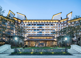 【周末不加价】合肥融创官方酒店1晚：美居/诺富特/铂尔曼/永乐半山/大观+双人合肥融创乐园门票