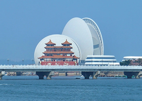 珠海大剧院+珠海渔女+港珠澳大桥游+景山公园一日游【获奖线路，含特色午餐+可选海上游船观桥或坐车上桥】