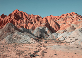 拉脊山口+贵德国家地质公园阿什贡七彩峰丛景区+水车广场一日游【上门接送/包车游】