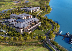 【太湖边豪华酒店】苏州东太湖大酒店1晚或2晚+双早+可选双人温泉门票+室外儿童乐园+旅拍体验