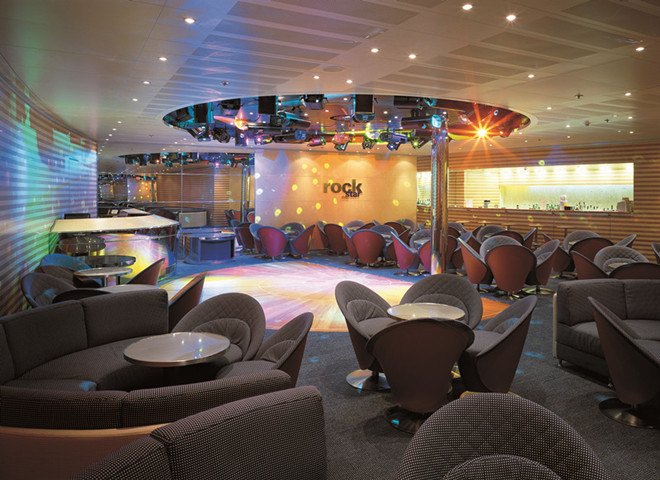 【香港至长崎、济州岛、上海5晚6天邮轮游团