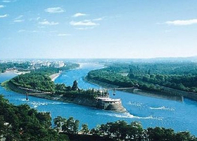 都江堰景区+青城山+成都大熊猫繁育研究基地一日游【纯玩出行丨严选导游讲解丨三环内接丨可选舒适宽体大巴】