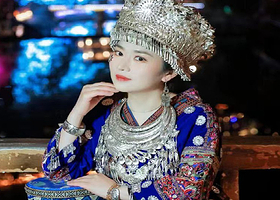 黄果树景区+荔波小七孔景区+西江千户苗寨+梵净山+镇远古城四日游【纯玩+可选升级观景河景+头等舱2+1保姆车】