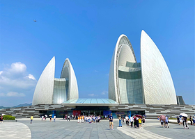 【私家团】广州广州塔+陈家祠+深圳世界之窗+中英街+珠海港珠澳大桥游三日游【上门接送＋品美食广式茶点R7】