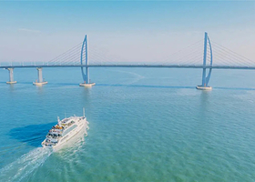 【私家团】海上船游港珠澳大桥+孙中山故居+日月贝珠海大剧院+珠海渔女一日游<上门接送，含午餐船票、可包团定制>