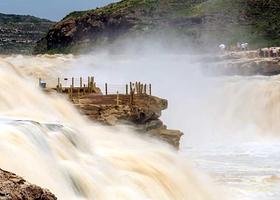 山西黄河壶口瀑布旅游区+山西王家大院一日游【含往返车费+导游+讲解丨可选含餐】