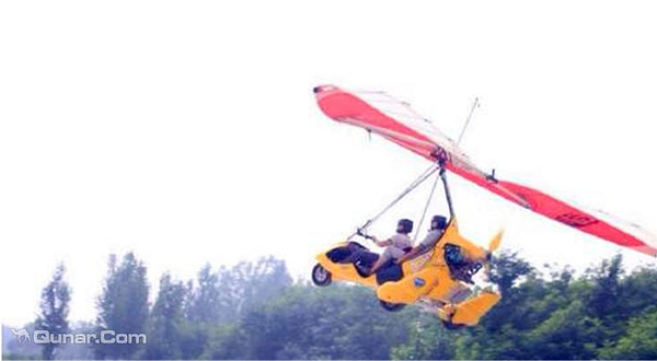 雁鸣湖通航机场飞行体验中心