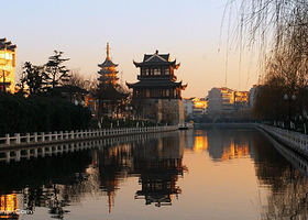 内外城河风光带