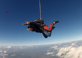 驼峰高空跳伞
