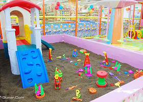 开心哈乐室内儿童主题亲子乐园