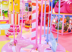 燕子城堡儿童乐园