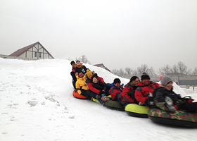 河北白鹿温泉戏雪嘉年华