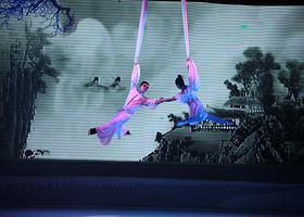 大型冰上杂技舞蹈秀《惊美图》