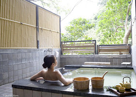 黄金谷竹洞天温泉