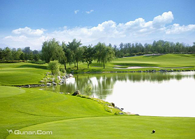 白浪绿洲高尔夫俱乐部