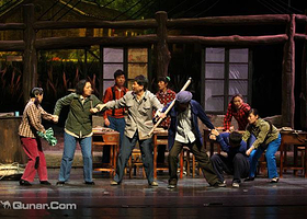 长江人民艺术剧院