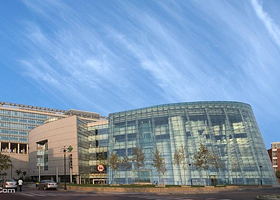 泰达图书馆五楼报告厅