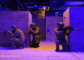 绿巨人室内真人CS休闲吧