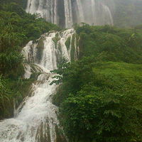 三叠岭瀑布
