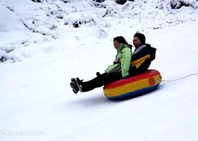 多喜爱儿童戏雪乐园