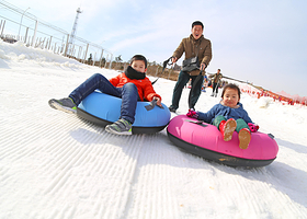 台儿庄古城滑雪场