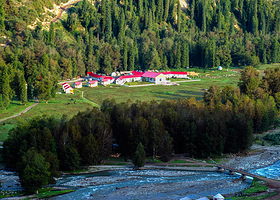 巩留县塔里木云岭山庄