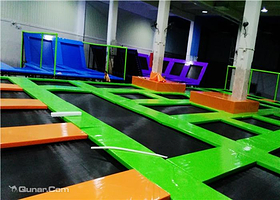 炫飞蹦床主题公园