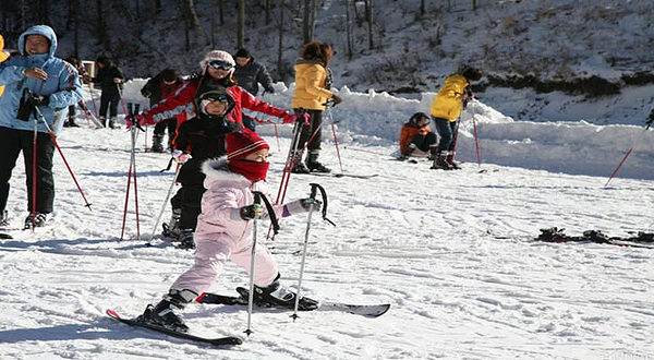 河南安阳七峰山滑雪场