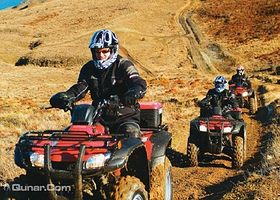 四轮越野摩托车